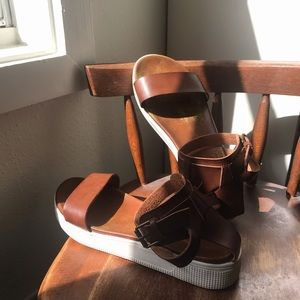 ELLEN PLATFORM SANDAL